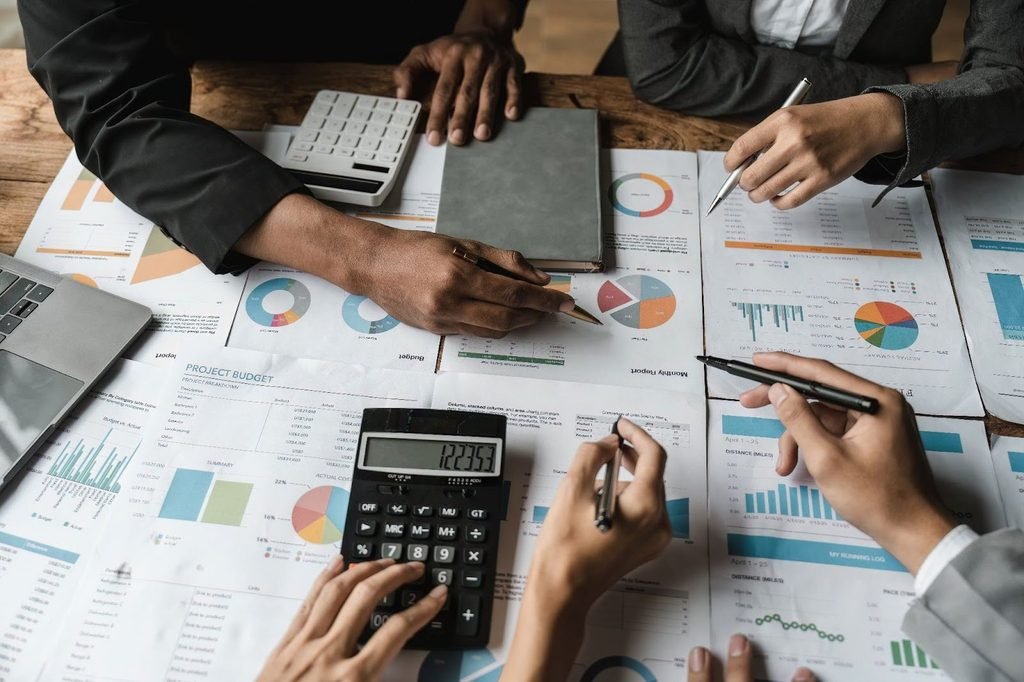 How does project accounting work?