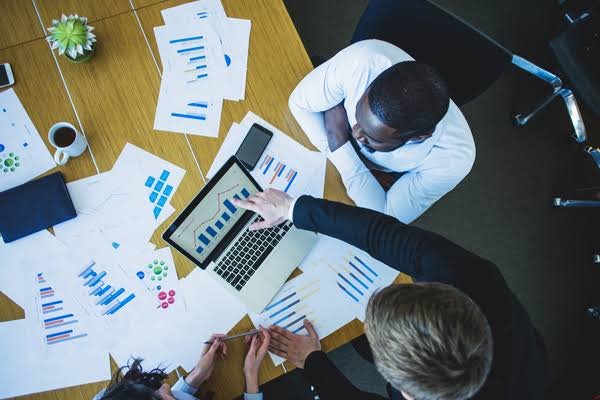 Who uses project accounting?